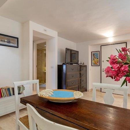 Charming Seafront Apartment With Garden And Patio Fertilia Ngoại thất bức ảnh