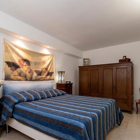 Charming Seafront Apartment With Garden And Patio Fertilia Ngoại thất bức ảnh