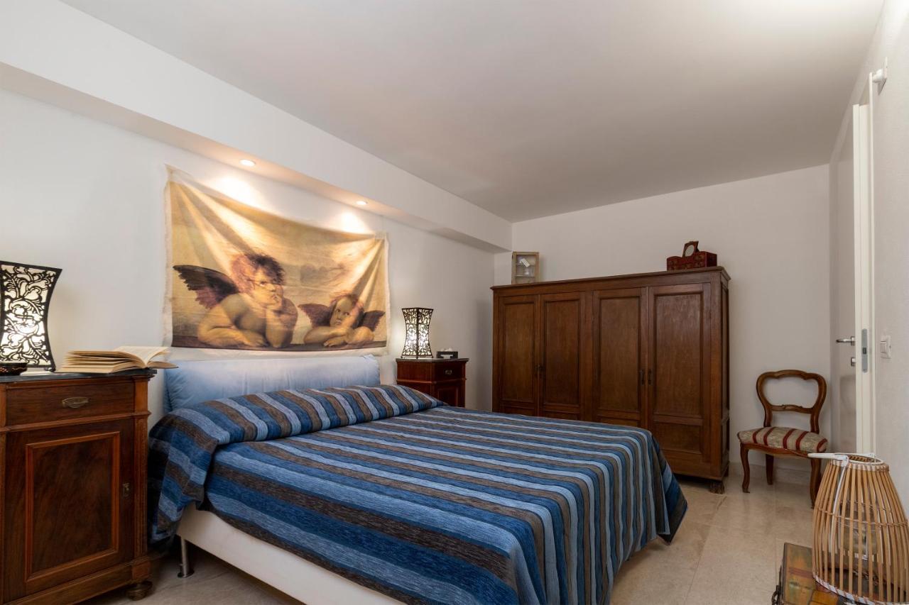 Charming Seafront Apartment With Garden And Patio Fertilia Ngoại thất bức ảnh