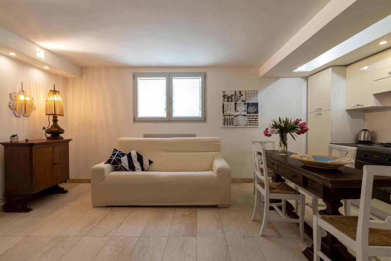 Charming Seafront Apartment With Garden And Patio Fertilia Ngoại thất bức ảnh