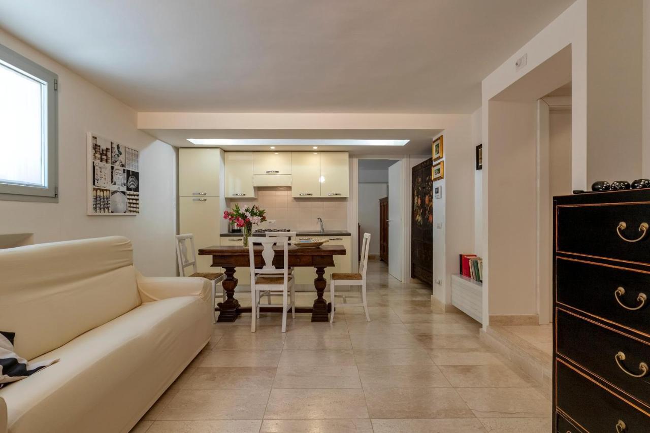 Charming Seafront Apartment With Garden And Patio Fertilia Ngoại thất bức ảnh