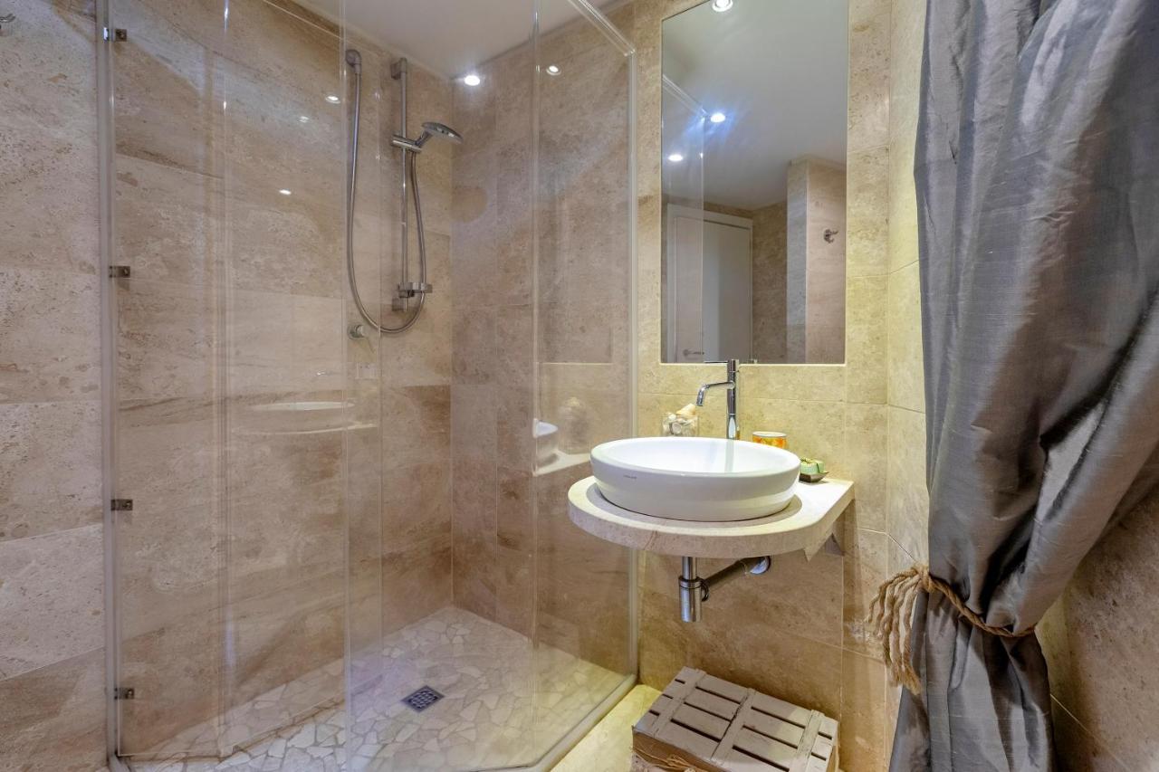 Charming Seafront Apartment With Garden And Patio Fertilia Ngoại thất bức ảnh
