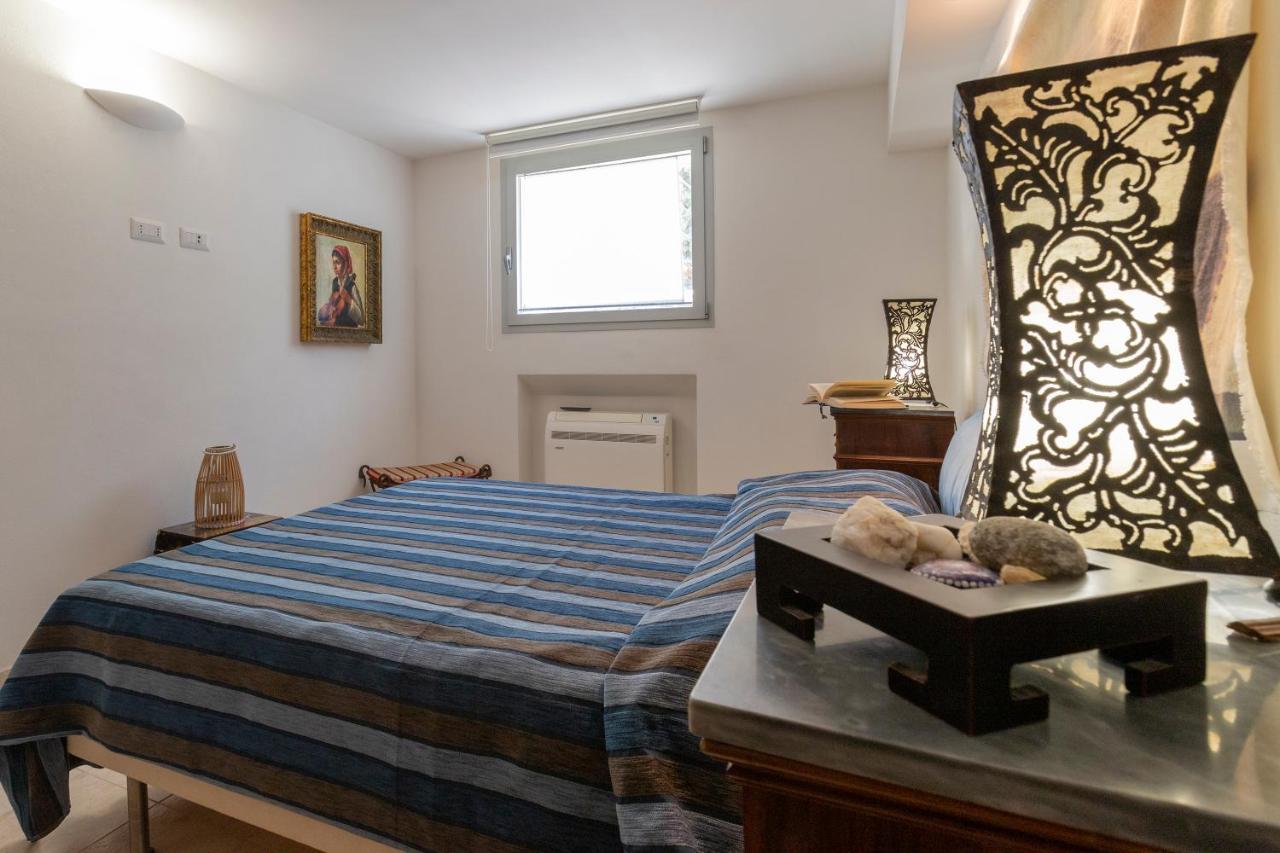Charming Seafront Apartment With Garden And Patio Fertilia Ngoại thất bức ảnh